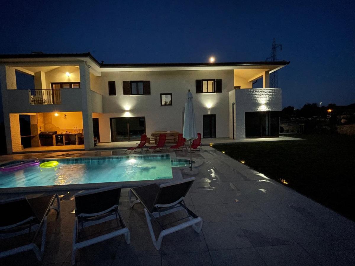 Villa Fluggi Near Labin Santalezi ภายนอก รูปภาพ