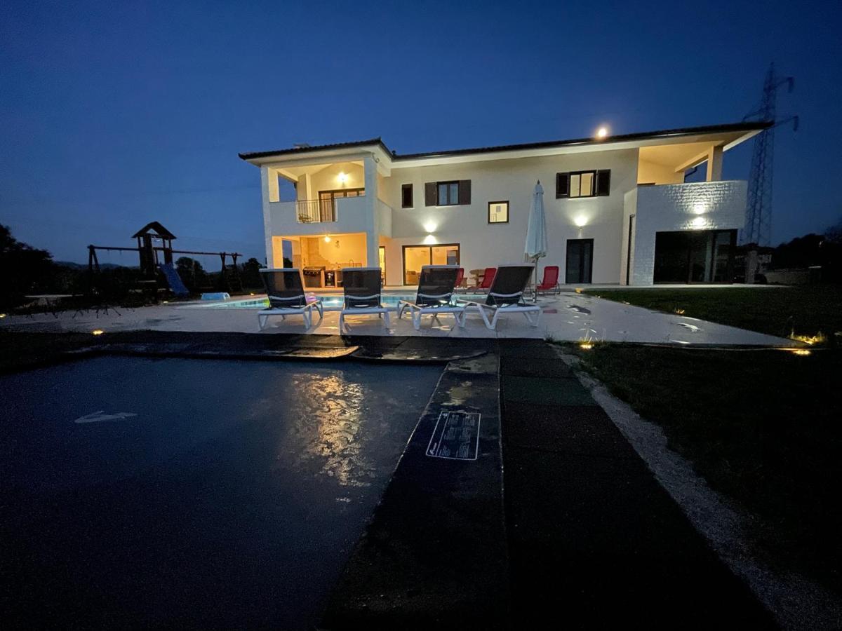 Villa Fluggi Near Labin Santalezi ภายนอก รูปภาพ