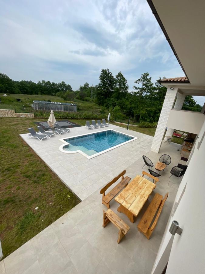 Villa Fluggi Near Labin Santalezi ภายนอก รูปภาพ