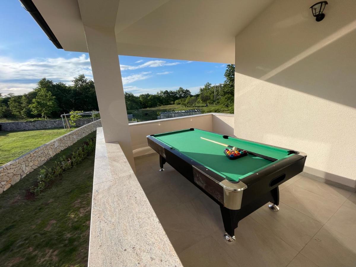 Villa Fluggi Near Labin Santalezi ภายนอก รูปภาพ